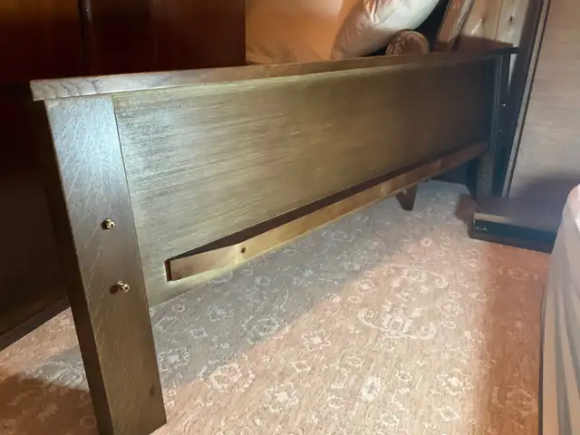 Solid wood Queen bed frame in Beds & Mattresses in Vernon - Image 4