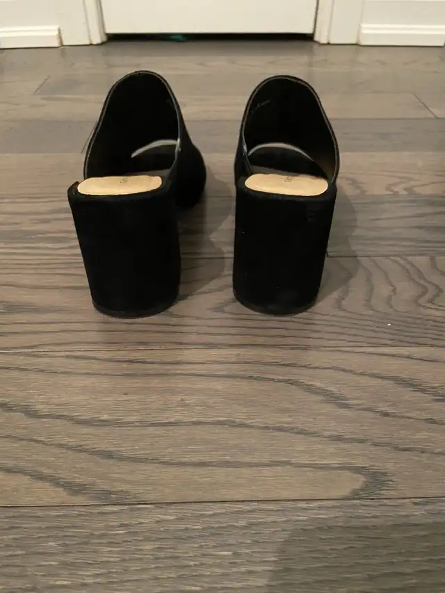 Women Sandal in Women's - Shoes in Markham / York Region - Image 8