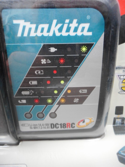 Makita DC18RC Dutyone Chargeur de batterie lithium ion 14,4 V-18 dans Autre  à Thetford Mines - Image 2