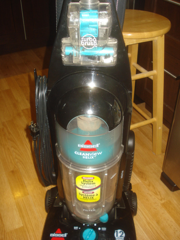 Bissell Cleanview Helix Bagless Upright Canister Vacuum 12 Amp in Vacuums in Kitchener / Waterloo - Image 2