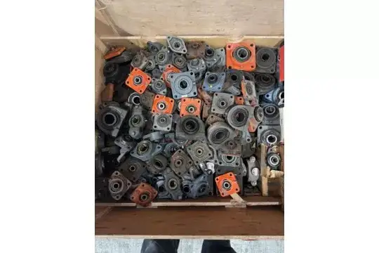 Lot of pillow block , bearing and flange in Other in Drummondville - Image 3