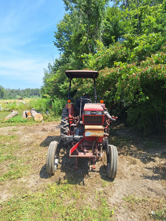 1990 Case IH 265 Offset Tractor in Farming Equipment in Oshawa / Durham Region - Image 4