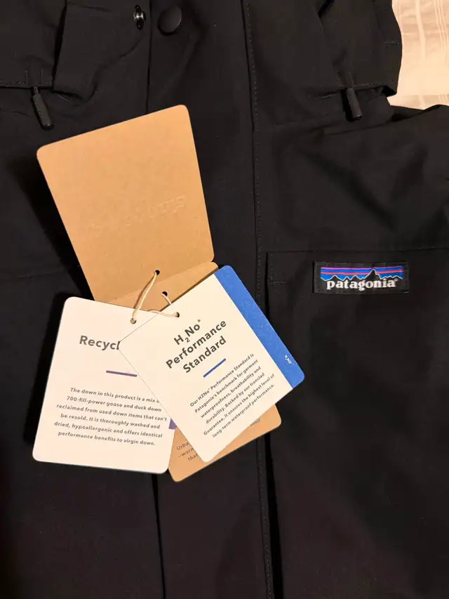 BRAND NEW Men's Patagonia Tres 3-in-1 Parka in Black (Size S) in Men's in City of Toronto - Image 5
