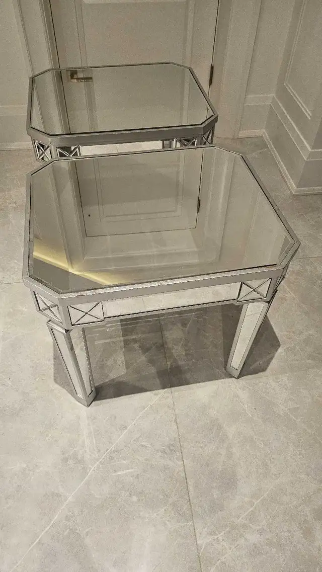 Mirrored side table / nightstand in Other Tables in City of Toronto - Image 4