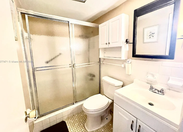 Hollywood, FLA 2 BDRM Condo for rent  $1750 per month in Florida in Canada - Image 7