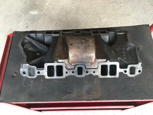 SBC intake manifold in Engine & Engine Parts in Barrie - Image 4