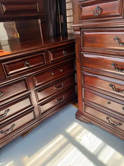 bureau et commode, View more