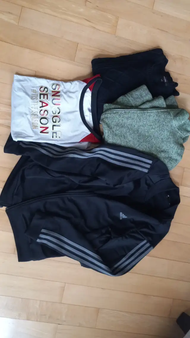 Women's size L tops in Women's - Tops & Outerwear in Kitchener / Waterloo - Image 2