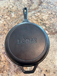 Lodge LCC3 Logic Pre-Seasoned Combo Cooker (Black)