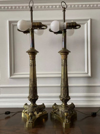A PAIR OF VINTAGE BRONZE TABLE LAMPS