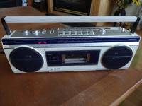 SHARP QT-12CS Vintage(1980's)AM/FM Radio Cassette Recorder