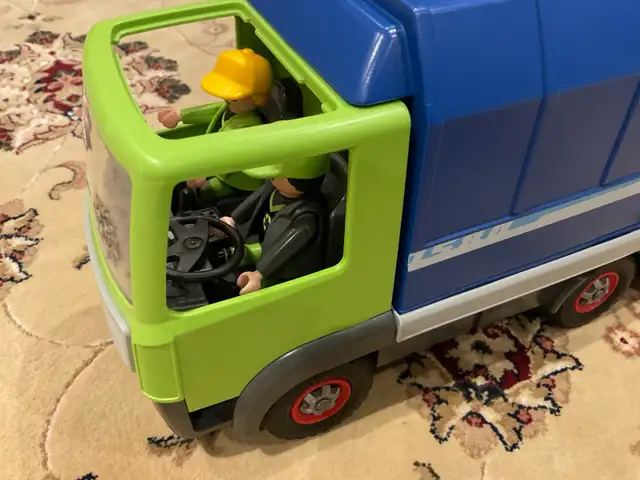 KIDS PLAYMOBIL GARBAGE TRUCK CAR in Toys in Mississauga / Peel Region - Image 4
