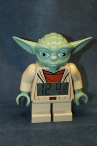 LEGO Star Wars Yoda Alarm Clock/Display/Figure/Statue