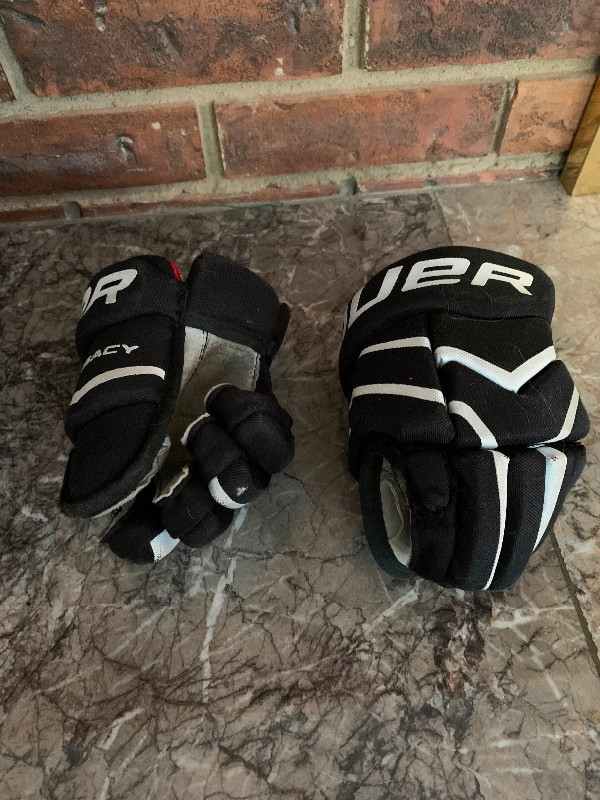 Youth Hockey Gloves in Hockey in Regina