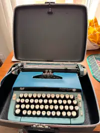 1970s Smith-Corona Sterling typewriter (6mld serial number)
