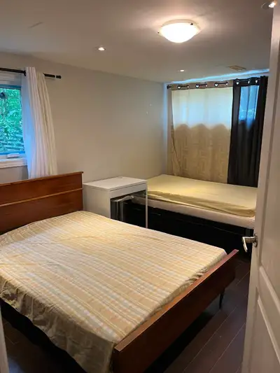 2 BEDROOM BASEMENT AVAILABLE FOR RENT 2 bedroom Basement, 1 bathroom unit, separate entrance. $1400...