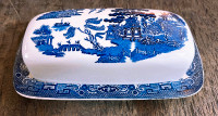 WILLOW BLUE (ENGLAND) 1/4 Lb Covered Butter Dish