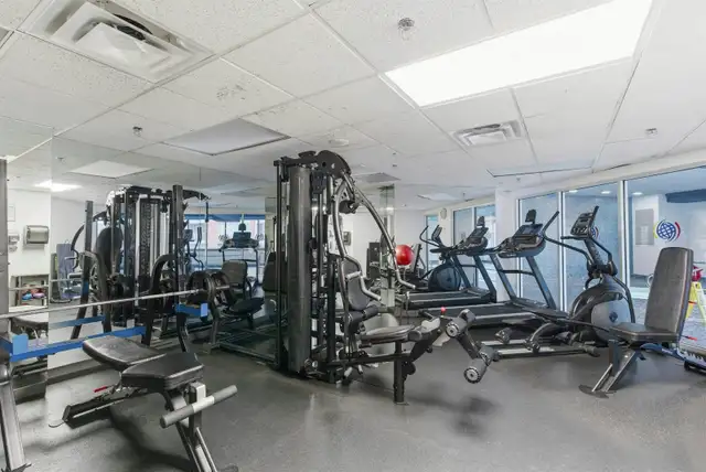 $1,500 All-In | Furnished Room Downtown Vancouver in Room Rentals & Roommates in Vancouver - Image 13