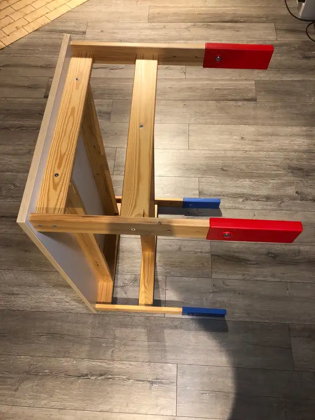 Table Ikea pour enfant hauteur ajustable in Toys in City of Montréal - Image 4