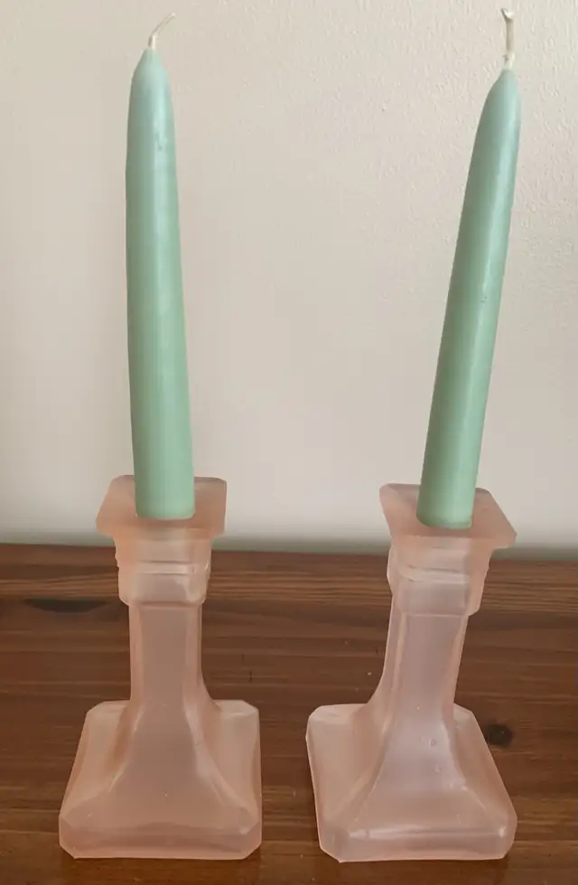 Candle Sticks/ Bud Vase in frosted pink in Home Décor & Accents in Winnipeg - Image 4
