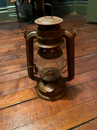 Replication antique lantern