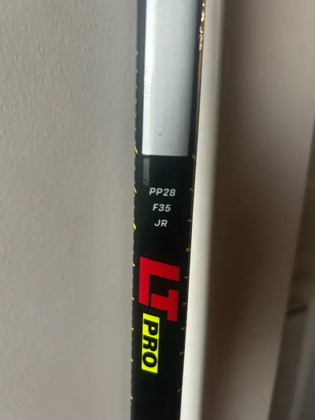 Hockey stick  in Hockey in Winnipeg - Image 2