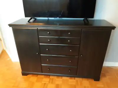 Ebony Brown Colour - Bedroom Dresser - Free in Rockland, View more