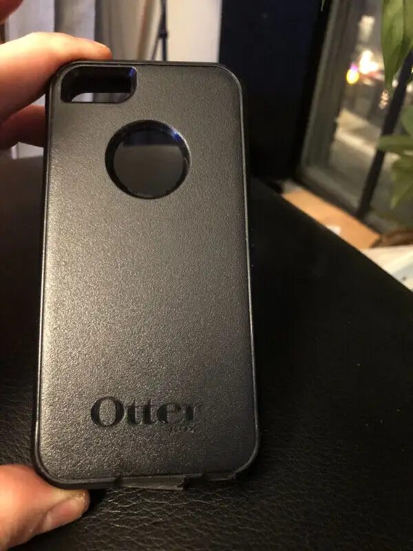 iphone 5 Otterbox protective case in Cell Phone Accessories in Kingston - Image 2