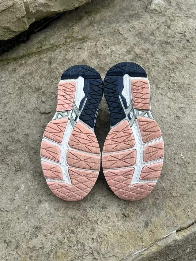 Asics Gel Foundation Running Shoes – Women’s Size 6 in Women's - Shoes in Markham / York Region - Image 7