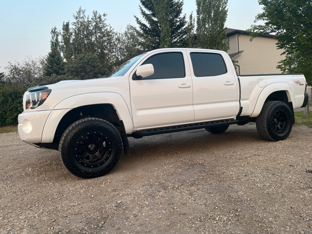 2009 Tacoma TRD Sport in Cars & Trucks in Calgary - Image 2