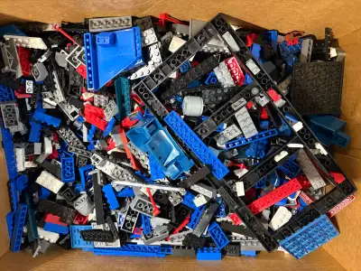 Large box full of mega bloks for dune racer 9763, racing rig 9744, VSS Nimitz 9755 and cyclone racer...