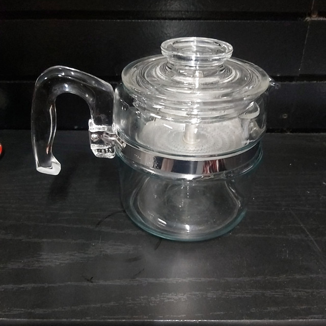 4 cup pyrex coffee perculator in Arts & Collectibles in Red Deer - Image 2