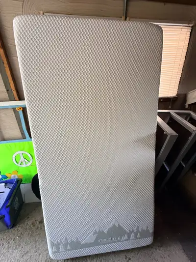 SINGLE MATTRESSES AND BOX SPRINGS, View more