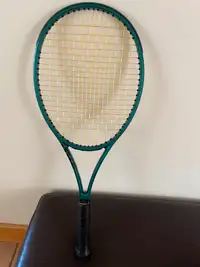 Wilson Blade v9 16x19 98" Tennis Racquet