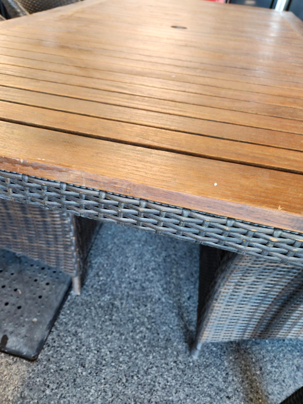 Table de jardin / Patio Table dans Mobilier pour terrasse et jardin  à Laval/Rive Nord - Image 4