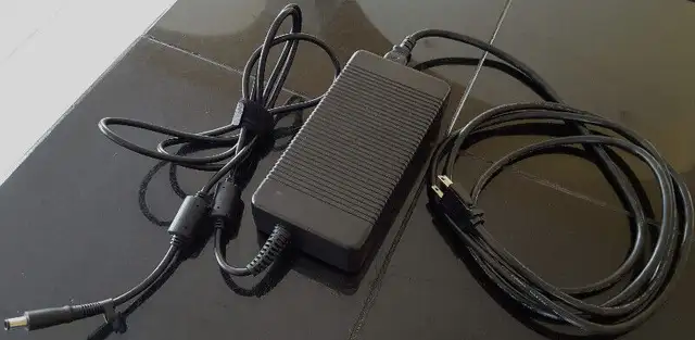 HP Docking Station in Laptop Accessories in Hamilton - Image 6
