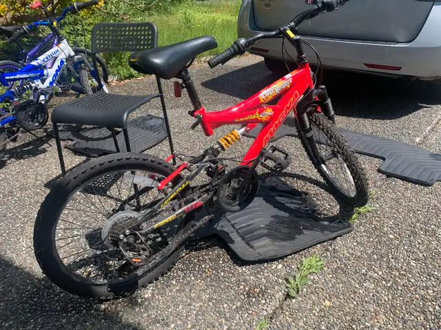 Sports and Cycling Bicycle bikes for kids in Kids in Burnaby/New Westminster - Image 4
