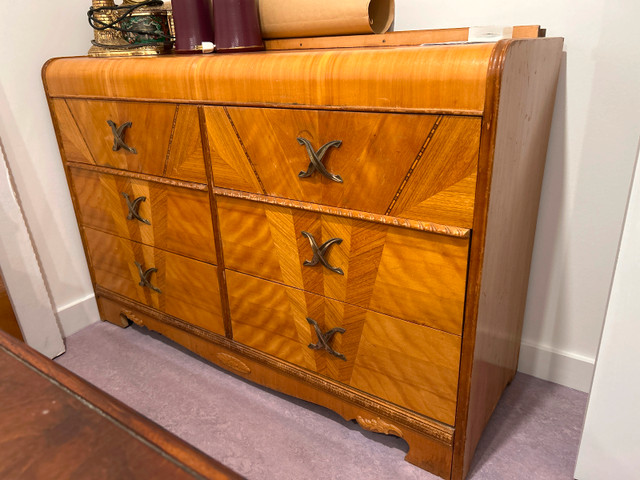 ‘30’s/40’s Retro, Vintage Art Deco Dresser and Chest of Drawers in Dressers & Wardrobes in Edmonton - Image 2