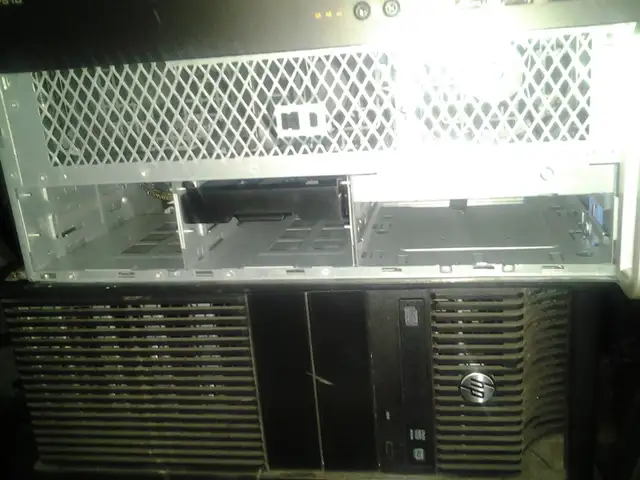 dell precision 7610 dual socket 64 gig e5 -2620v2  8 drive cage in Desktop Computers in City of Montréal - Image 7
