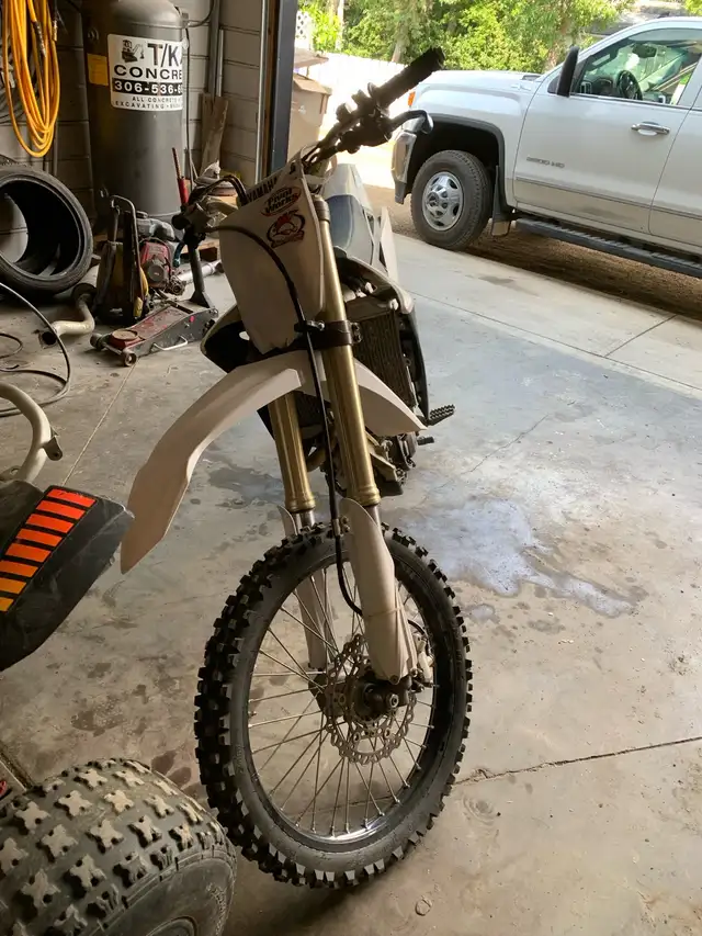 2010 YAMAHA YZ 250 F in Dirt Bikes & Motocross in Regina - Image 5