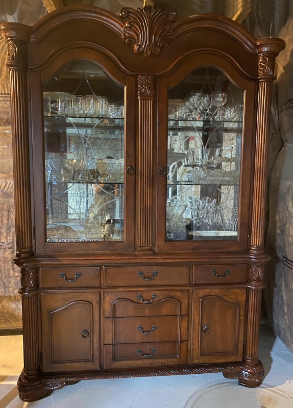 Deluxe 7' Foot Luxury Display Hutch for Dining Room Hutches