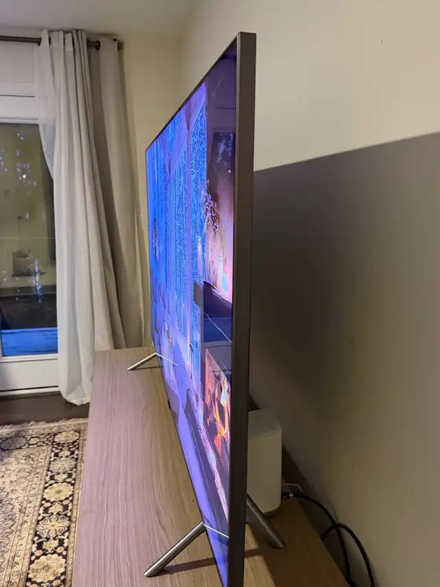 SAMSUNG 65" QLED TV in TVs in City of Toronto - Image 7