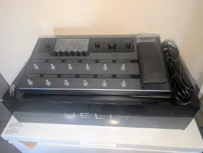 Line 6 Helix Floor (Grey), View more