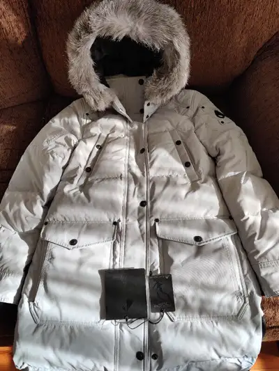 BRAND NEW Moose Knuckles CAUSAPSCAL PARKA , SMALL , GRAY BIRCH , BRAND NEW !!! Size: Small color: Gr...