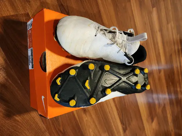 Chaussures de Soccer in Soccer in Gatineau - Image 3