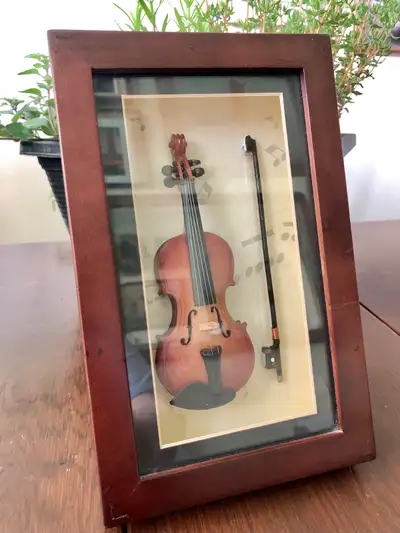 Beautiful! Approximately 8 1/2” x 5 1/2” could be on wall or table. Wooden frame. Pick up in Marda L...