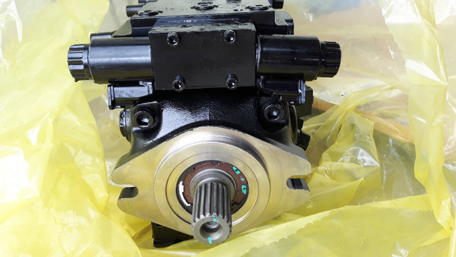 NEW Skid steer Hydrostatic Pump in Heavy Equipment in Brantford - Image 3