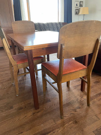Table and 3 chairs with 2 extensions - would trade for patio set