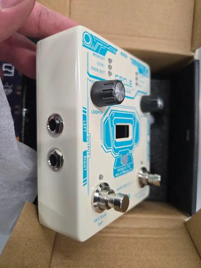 Donner 2 In 1 Looper Drum Machine - Circle Looper Pedal in Amps & Pedals in City of Toronto - Image 6
