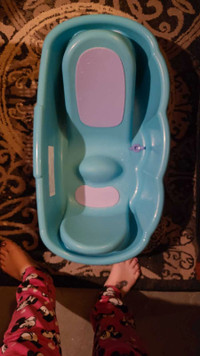 Baby bath tub 
